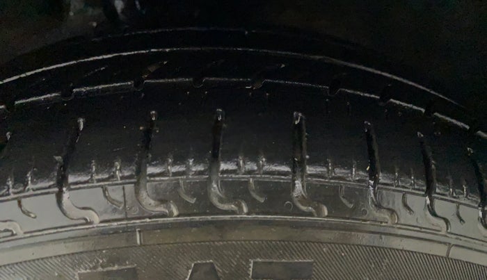 2017 Maruti Celerio VXI CNG, CNG, Manual, 78,176 km, Left Front Tyre Tread
