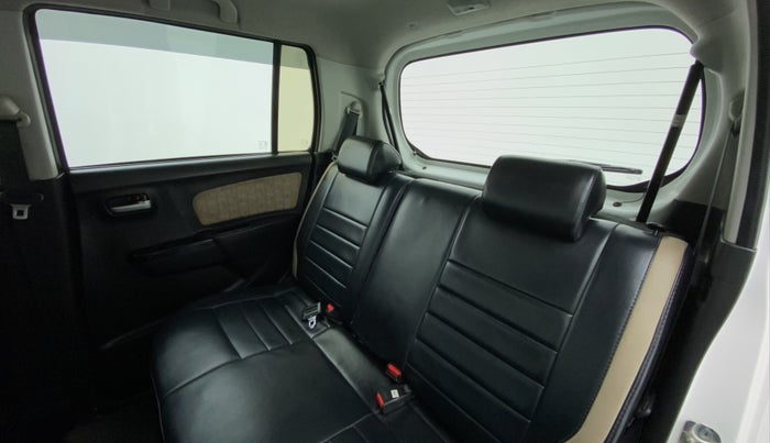 2017 Maruti Wagon R 1.0 VXI, Petrol, Manual, 34,054 km, Right Side Rear Door Cabin