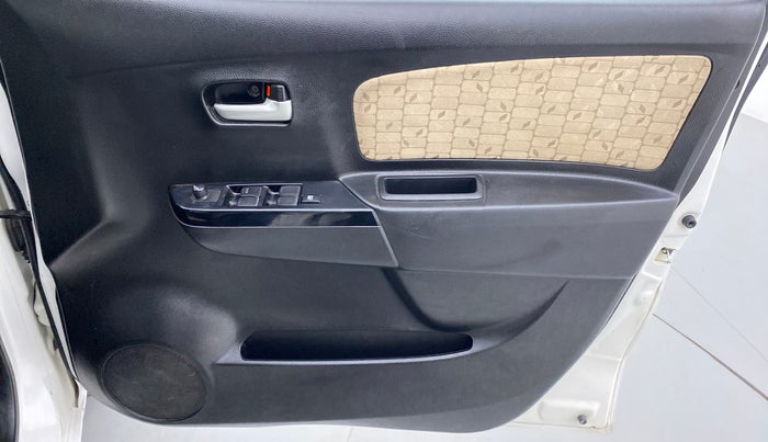 2017 Maruti Wagon R 1.0 VXI, Petrol, Manual, 34,054 km, Driver Side Door Panels Control