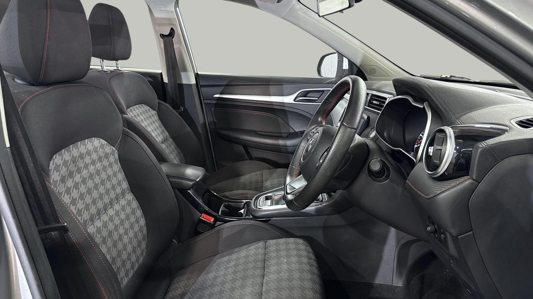 2022 MG Zst Core, Automatic, 26984 km, Right Side Front Door Cabin View