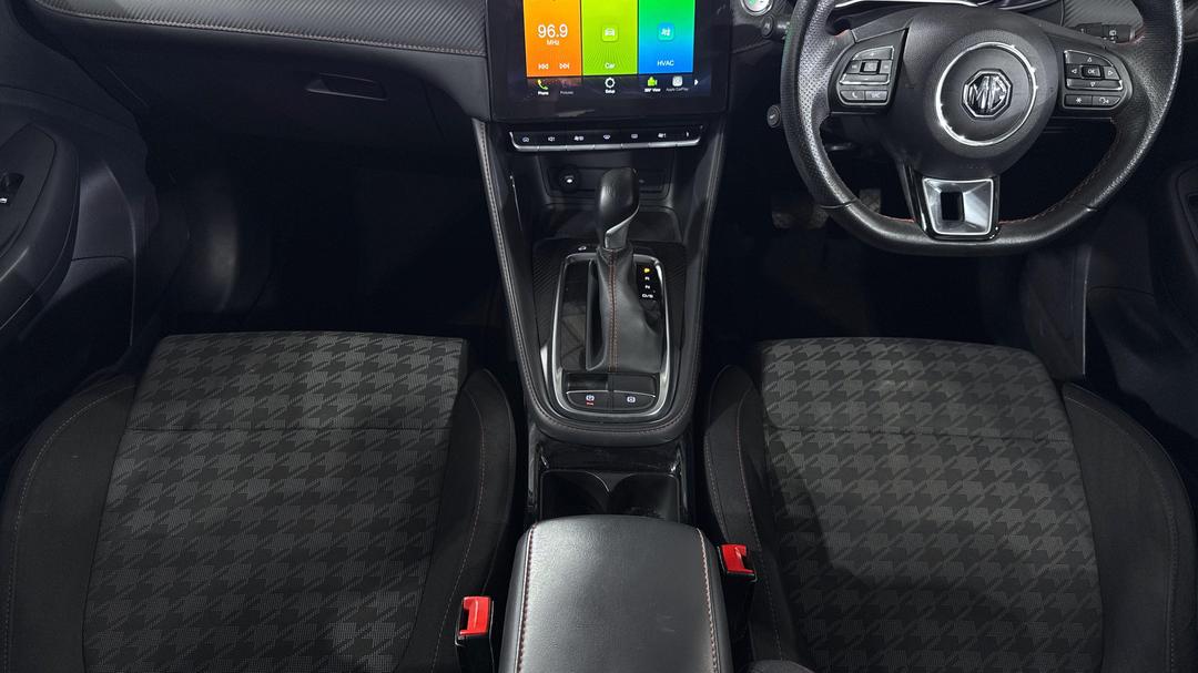 2022 MG Zst Core, Automatic, 26984 km, Center Console