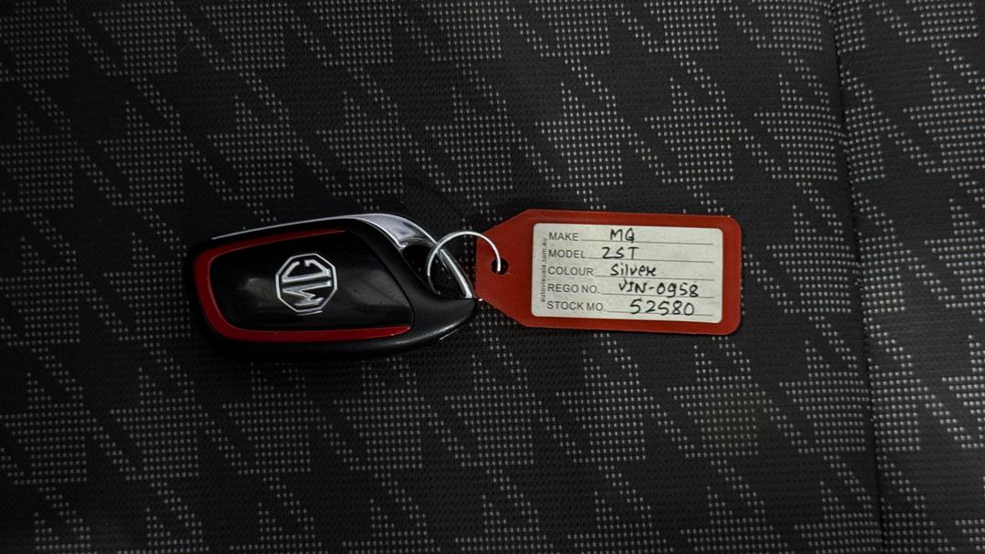 2022 MG Zst Core, Automatic, 26984 km, Key Close-up