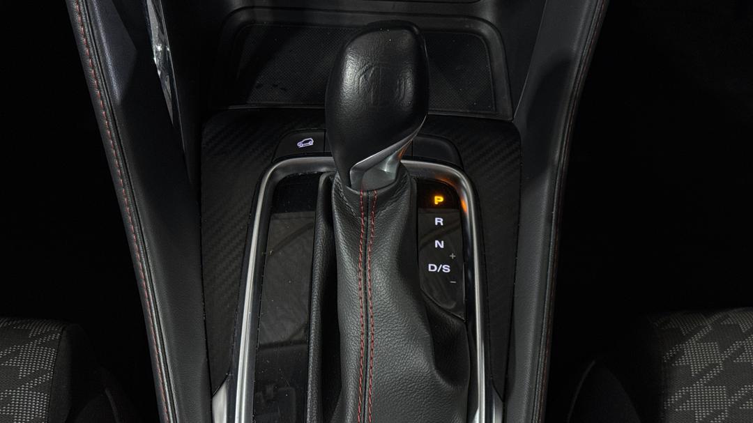 2022 MG Zst Core, Automatic, 26984 km, Gear Lever 