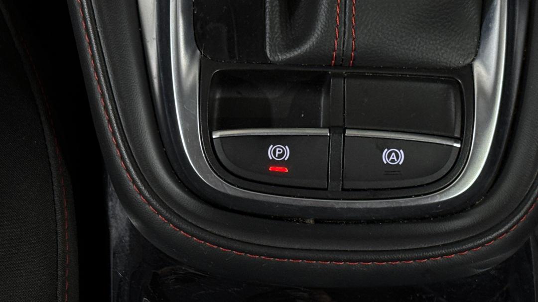 2022 MG Zst Core, Automatic, 26984 km, Handbrake