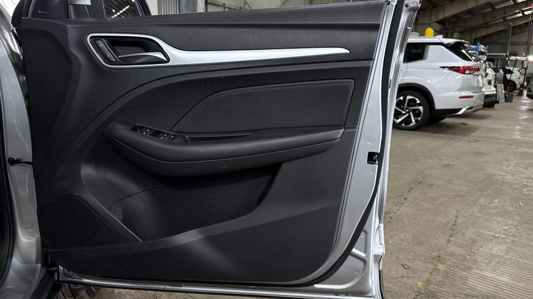 2022 MG Zst Core, Automatic, 26984 km, Speaker View