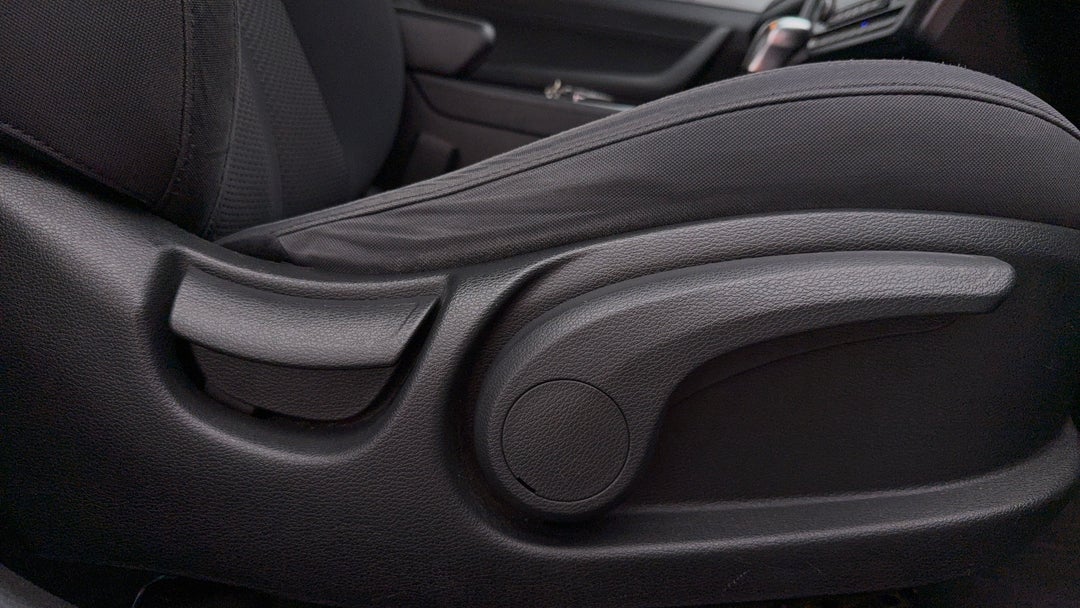 2018 Hyundai Sonata Active, Automatic, 144993 km, Drivers Side Adjustment Panel