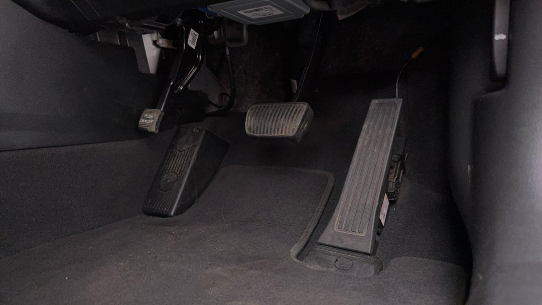 2018 Hyundai Sonata Active, Automatic, 144993 km, Pedals and Footmat