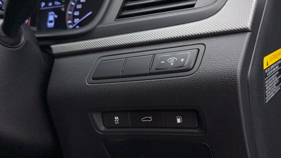 2018 Hyundai Sonata Active, Automatic, 144993 km, Utility Switches/Buttons