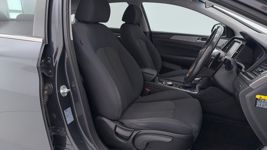 2018 Hyundai Sonata Active, Automatic, 144993 km, Right Side Front Door Cabin View
