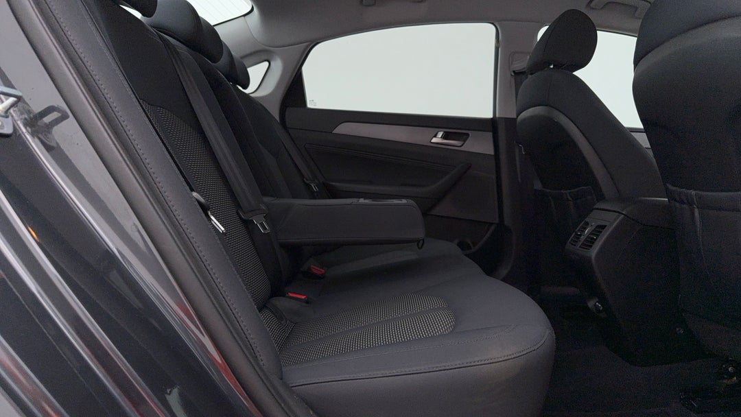 2018 Hyundai Sonata Active, Automatic, 144993 km, Right Side Rear Door Cabin View