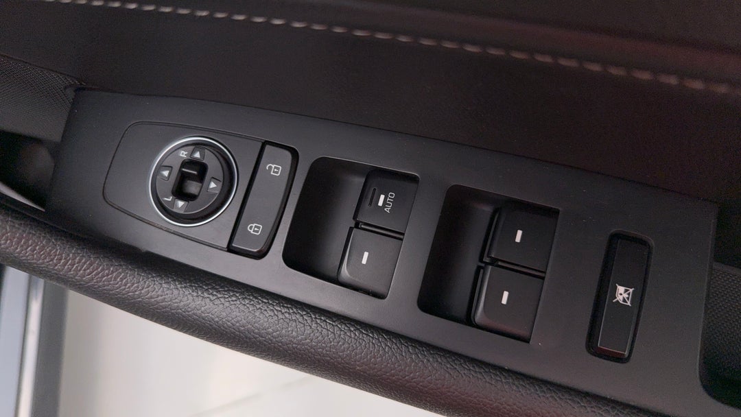 2018 Hyundai Sonata Active, Automatic, 144993 km, Drivers Side Door Panel Controls