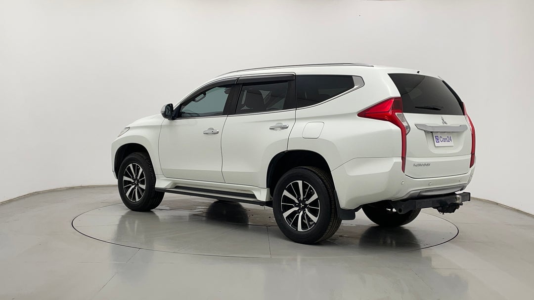 Left Back Diagonal (45- Degree) View