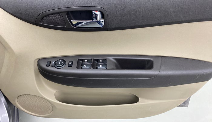 2014 Hyundai i20 ASTA 1.2, Petrol, Manual, 21,960 km, Driver Side Door Panels Control