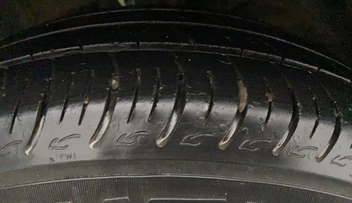 2019 Maruti Baleno DELTA PETROL 1.2, Petrol, Manual, 38,804 km, Right Front Tyre Tread