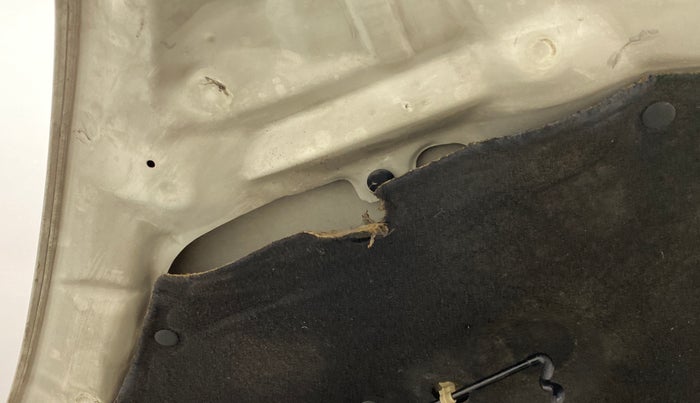 2014 Maruti Swift VDI, Diesel, Manual, 67,932 km, Bonnet (hood) - Insulation cover has minor damage