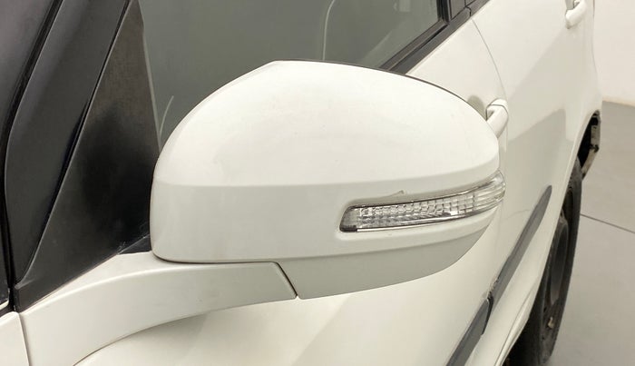 2014 Maruti Swift VDI, Diesel, Manual, 67,932 km, Left rear-view mirror - Indicator light not working