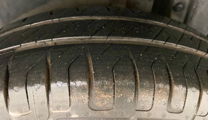 2014 Maruti Swift VDI, Diesel, Manual, 67,932 km, Left Rear Tyre Tread
