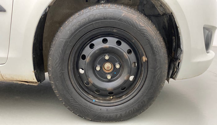 2014 Maruti Swift VDI, Diesel, Manual, 67,932 km, Right Front Wheel
