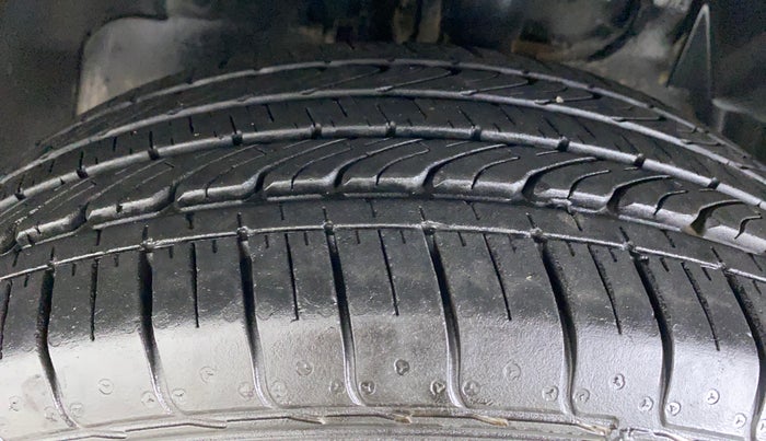 2021 Tata NEXON XM SUNROOF PETROL, Petrol, Manual, 4,731 km, Left Front Tyre Tread