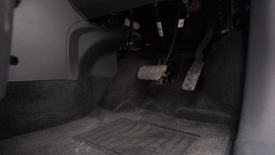 2023 MG Zst Core, Automatic, 11897 km, Pedals and Footmat