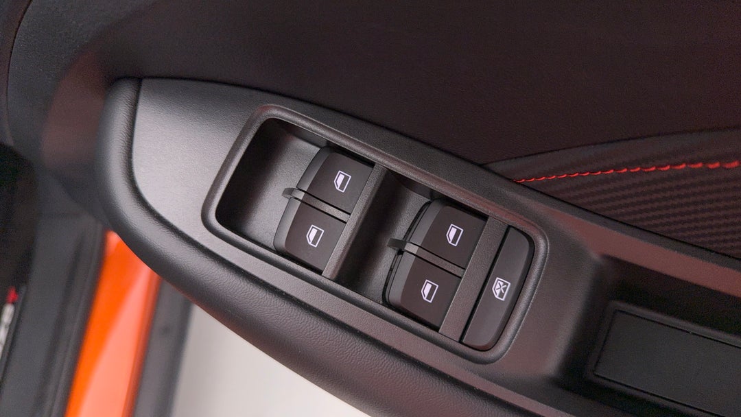 2023 MG Zst Core, Automatic, 11897 km, Drivers Side Door Panel Controls