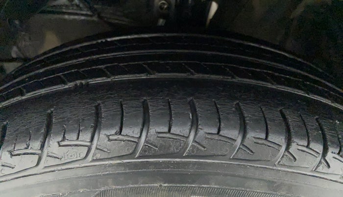 2016 Maruti Baleno DELTA 1.2 K12, Petrol, Manual, 82,394 km, Left Front Tyre Tread
