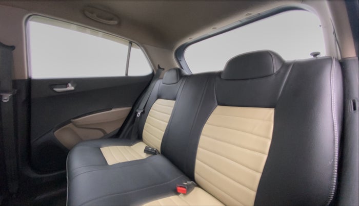 2015 Hyundai Grand i10 SPORTZ 1.2 KAPPA VTVT, Petrol, Manual, 59,578 km, Right Side Door Cabin View