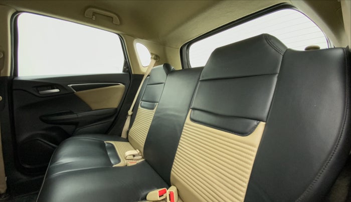 2016 Honda Jazz 1.5 V I DTEC, Diesel, Manual, 67,037 km, Right Side Rear Door Cabin