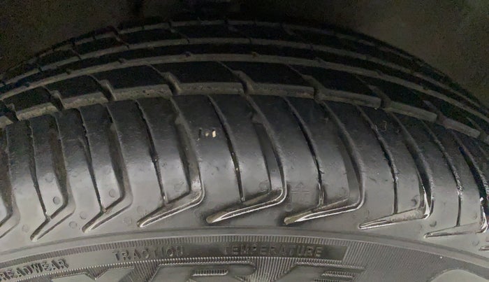 2015 Maruti Alto K10 VXI, Petrol, Manual, 43,515 km, Right Front Tyre Tread