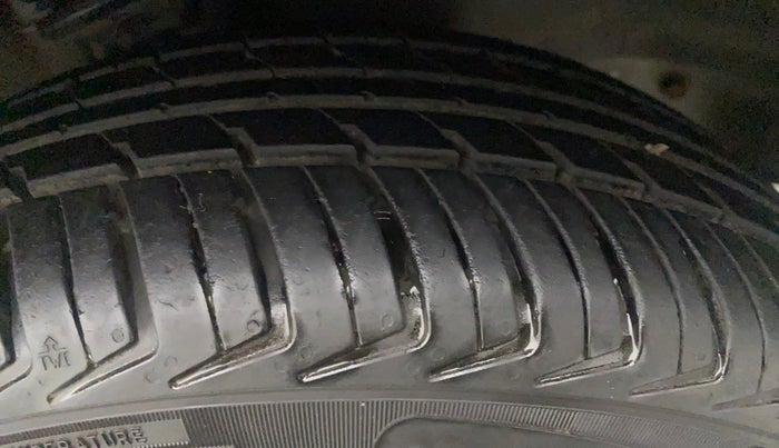 2015 Maruti Alto K10 VXI, Petrol, Manual, 43,515 km, Left Front Tyre Tread