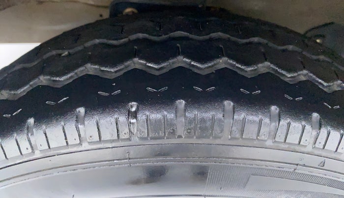 2019 Maruti Eeco 5 STR WITH AC PLUSHTR, Petrol, Manual, 1 km, Left Front Tyre Tread