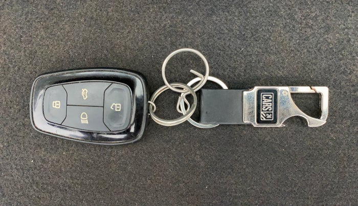 2020 Tata ALTROZ XZ DIESEL, Diesel, Manual, 58,107 km, Key Close Up