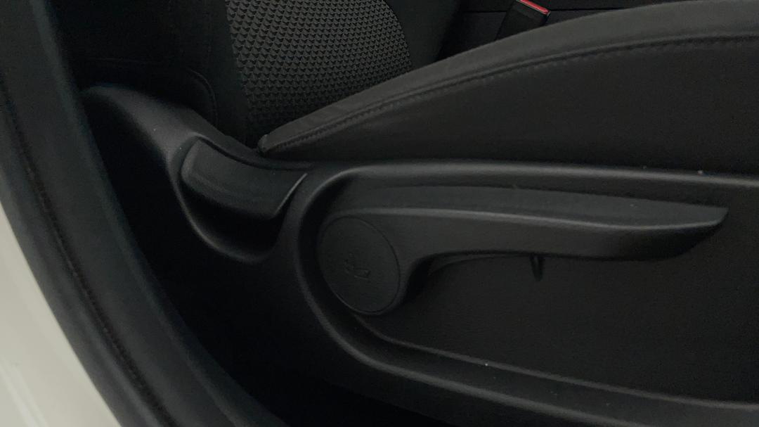 2023 Kia Sportage S (fwd), Automatic, 45452 km, Drivers Side Adjustment Panel