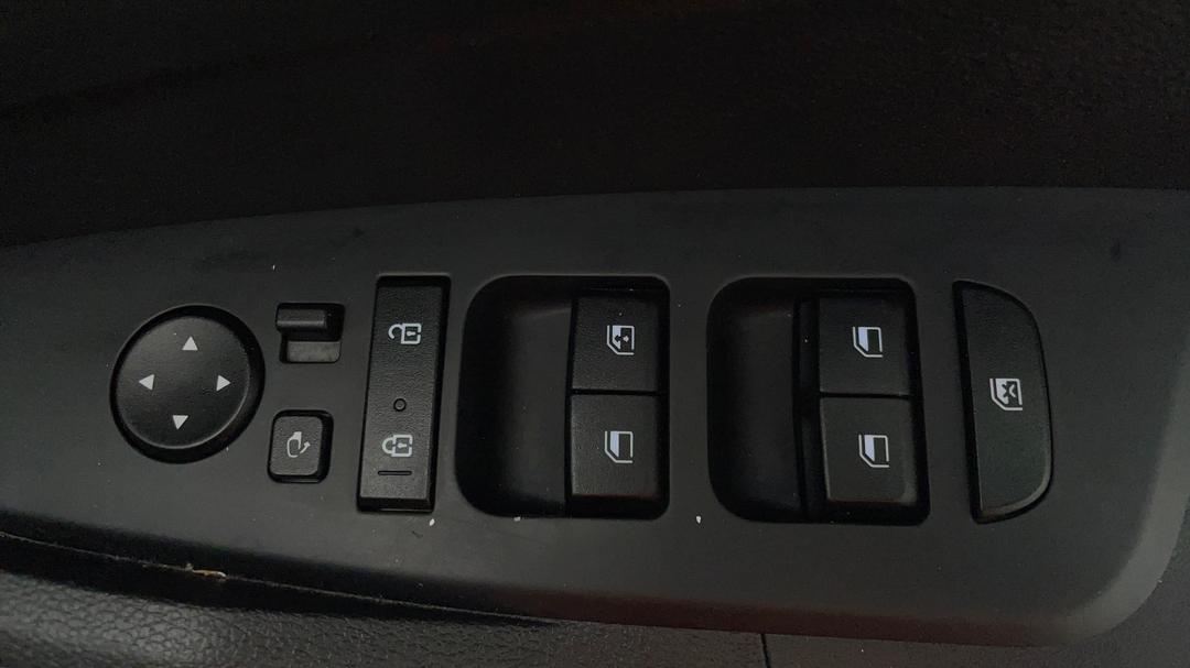 2023 Kia Sportage S (fwd), Automatic, 45452 km, Drivers Side Door Panel Controls