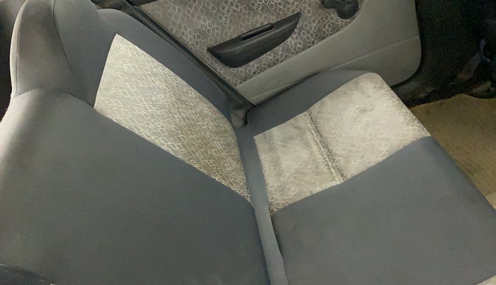 2017 Maruti Alto 800 LXI, Petrol, Manual, 45,415 km, Second-row left seat - Cover slightly stained