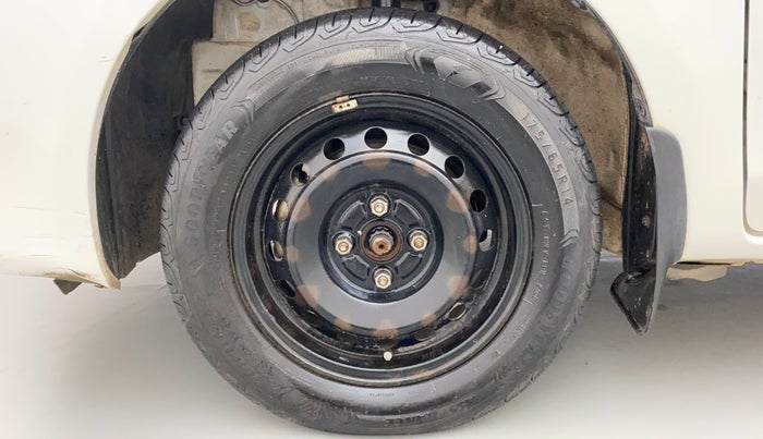 2011 Toyota Etios G, Petrol, Manual, 52,976 km, Left Front Wheel