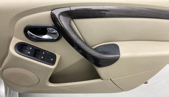 2014 Nissan Terrano XV D THP PREMIUM 110 PS, Diesel, Manual, 91,042 km, Driver Side Door Panels Control