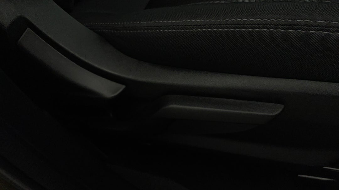 2024 Subaru Forester 2.5i (AWD), Automatic, 43871 km, Drivers Side Adjustment Panel