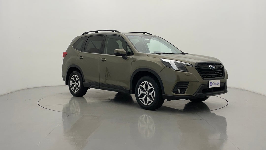 2024 Subaru Forester 2.5i (AWD), Automatic, 43871 km, Right Front Diagonal (45- Degree) View