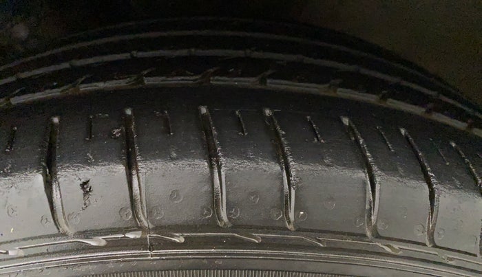 2017 Hyundai Creta E PLUS 1.6 PETROL, Petrol, Manual, 31,385 km, Left Rear Tyre Tread