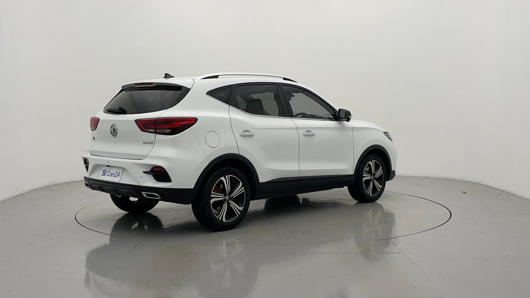 Right Back Diagonal (45- Degree) View