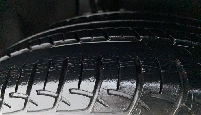 2017 Maruti Baleno DELTA 1.2 K12, Petrol, Manual, 37,848 km, Right Rear Tyre Tread