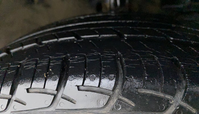 2017 Maruti Baleno DELTA 1.2 K12, Petrol, Manual, 37,848 km, Right Front Tyre Tread