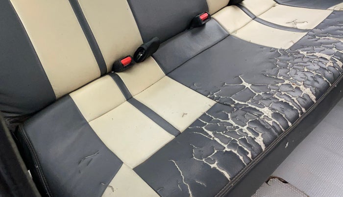 2017 Maruti OMNI E 8 STR, Petrol, Manual, 33,542 km, Third-row left seat - Cover slightly torn