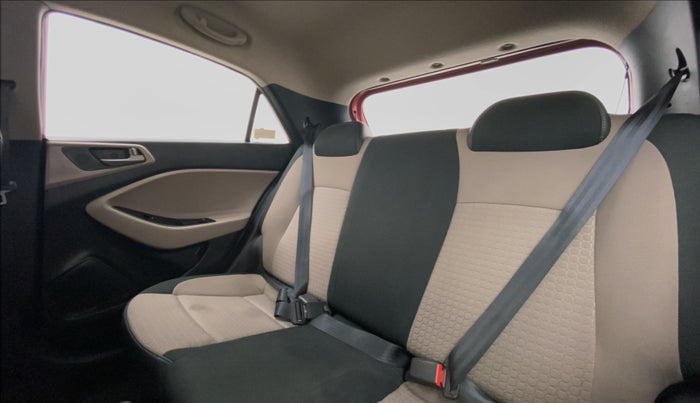 2017 Hyundai Elite i20 SPORTZ 1.2, Petrol, Manual, 35,140 km, Right Side Rear Door Cabin View
