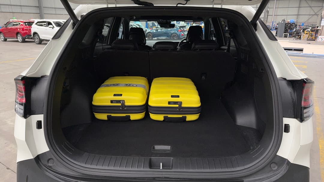 2022 Kia Sportage Gt-line (AWD), Automatic, 91584 km, Boot Inside View with Luggage