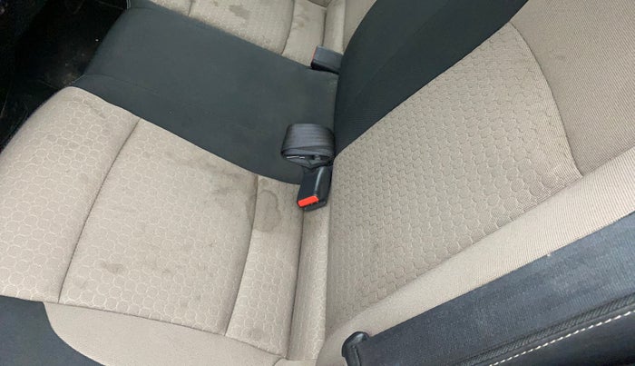 2016 Hyundai Elite i20 SPORTZ 1.2, Petrol, Manual, 54,825 km, Second-row left seat - Cover slightly stained