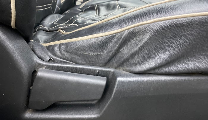 2019 Renault TRIBER RXZ, Petrol, Manual, 67,687 km, Driver Side Adjustment Panel