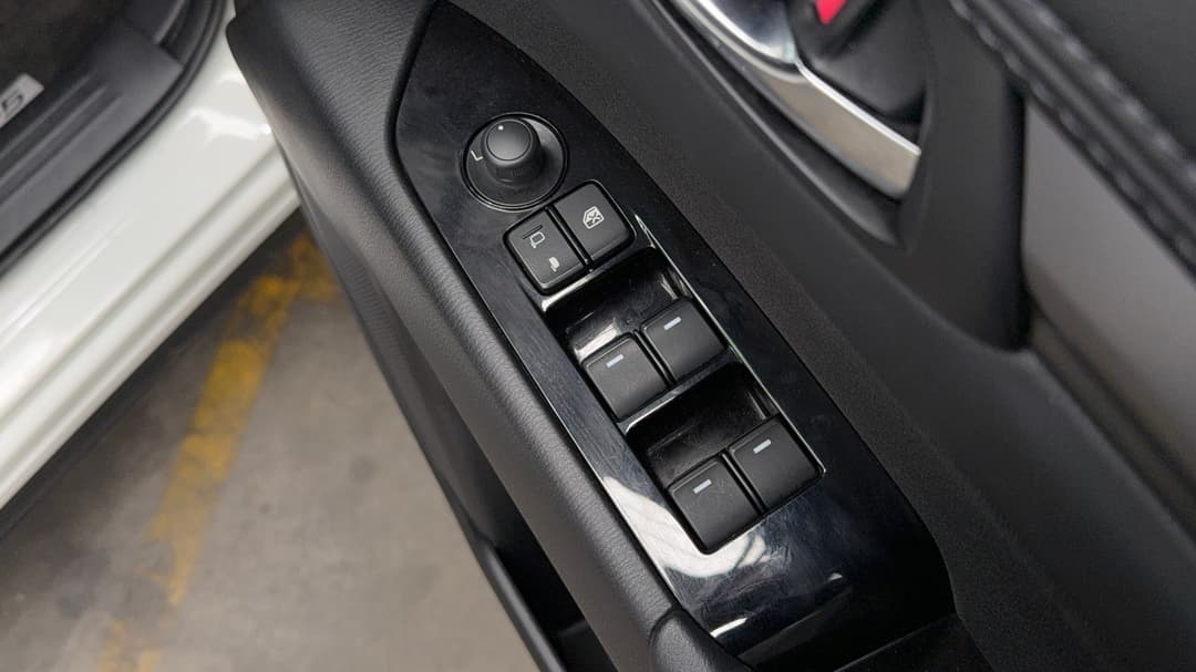 2022 Mazda CX-5 Maxx Sport (FWD), Automatic, 50067 km, Drivers Side Door Panel Controls