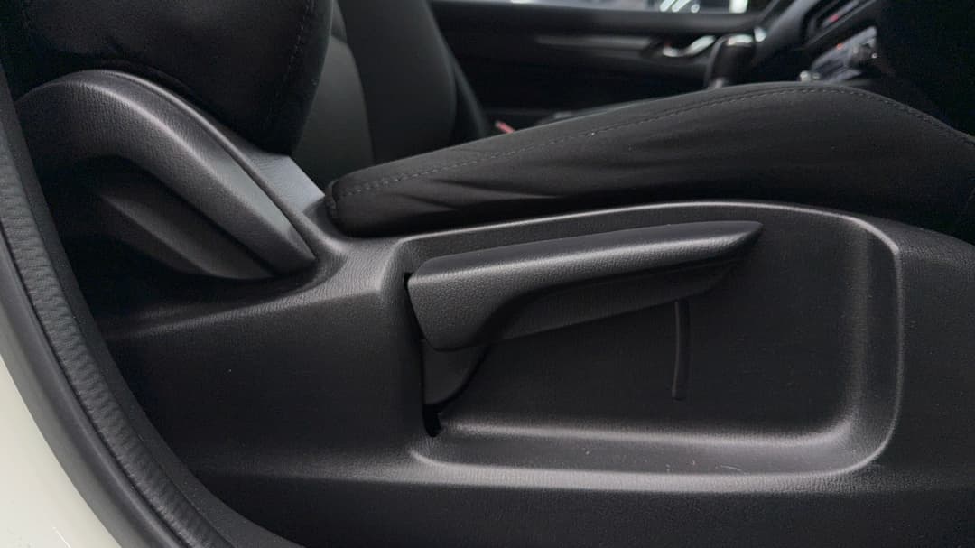 2022 Mazda CX-5 Maxx Sport (FWD), Automatic, 50067 km, Drivers Side Adjustment Panel